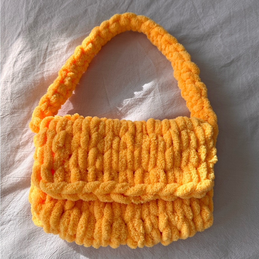 Handmade knit yellow puffy shoulder bag #crochetbags